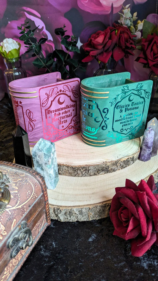 Dreamwalking Book Pot