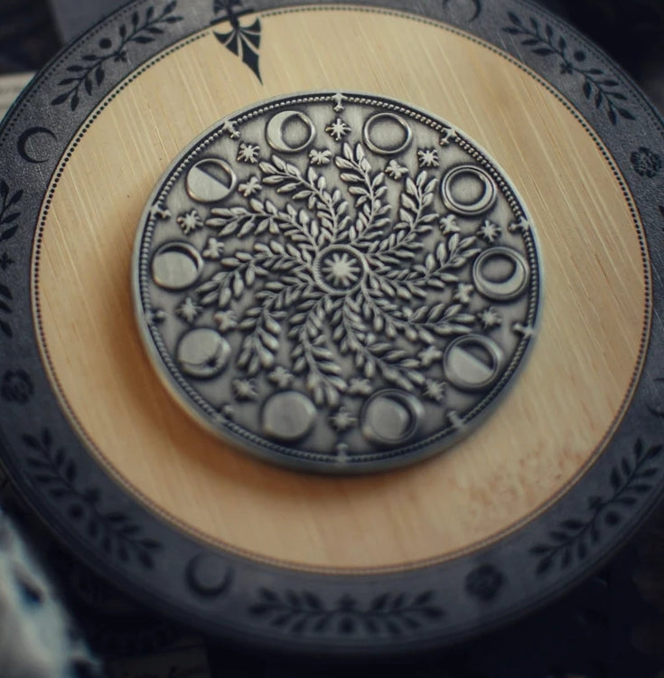 Witch’s Wheel of Lunar Phases