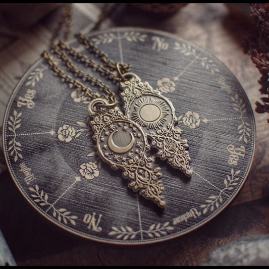 Witch’s Wheel Spinning & Pendulum Board